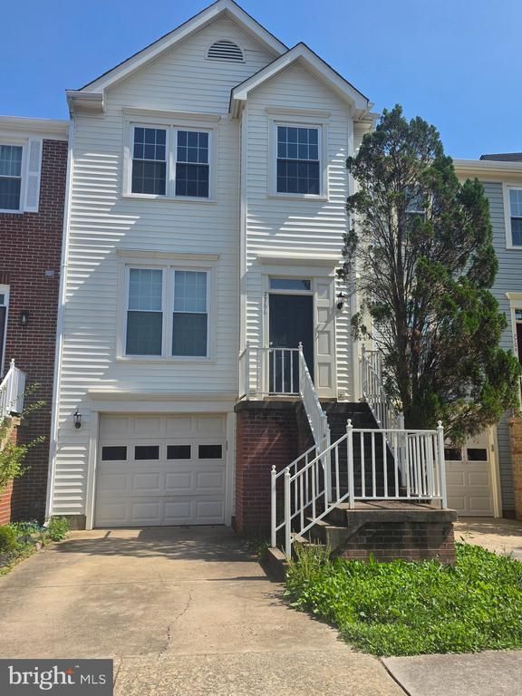 7766 Black Horse Ct, Manassas, VA 20109
