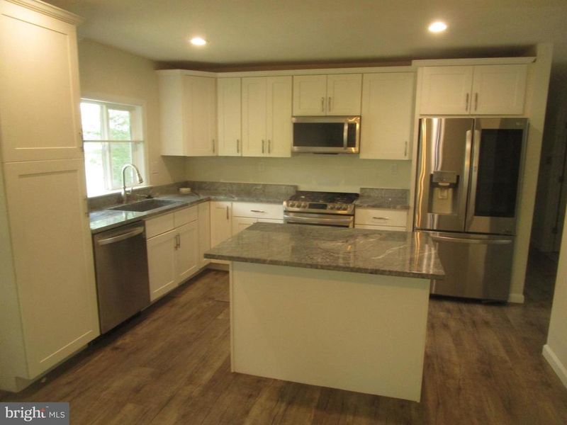 10318 Aster Ln, Hyattsville, MD 20783