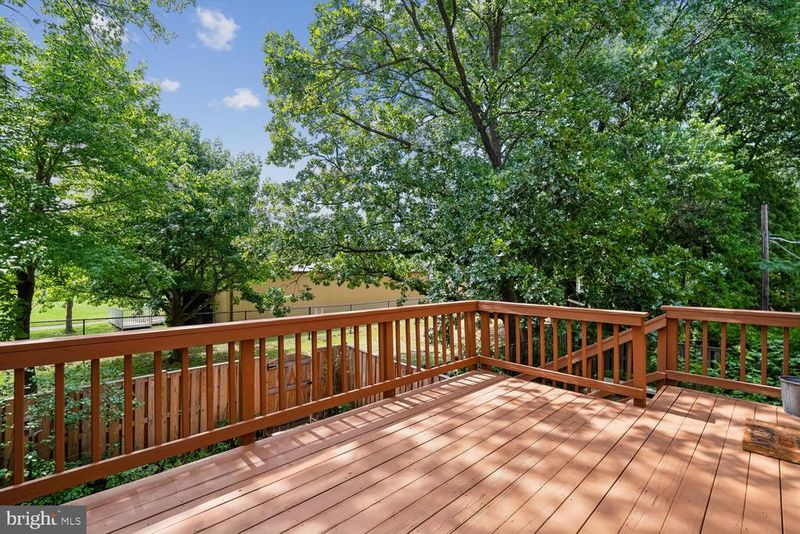 3322 Spring Ln, Falls Church, VA 22041