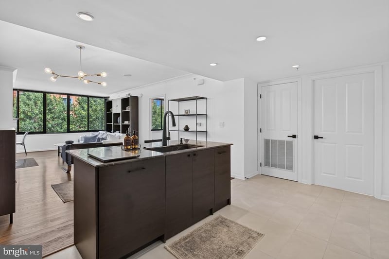 2220 Fairfax Dr #406, Arlington, VA 22201