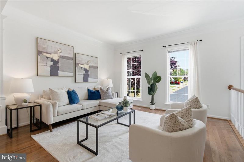 5280 Kestrel Crossing Dr, Alexandria, VA 22312