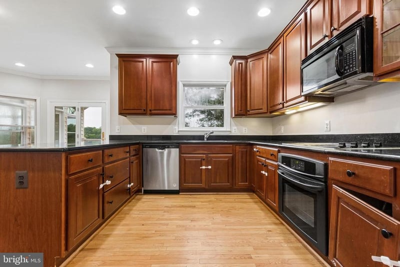 7317 River Rd, Fredericksburg, VA 22407