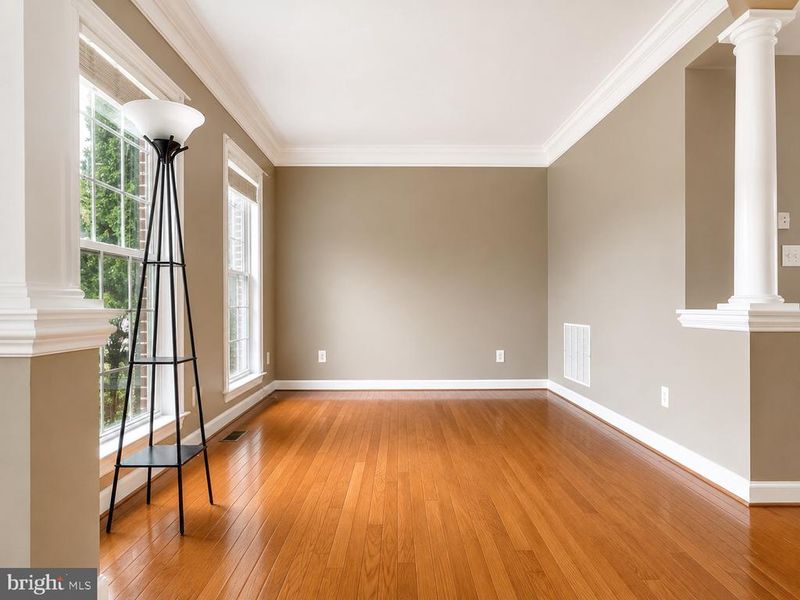 1603 Chickasaw Pl NE, Leesburg, VA 20176