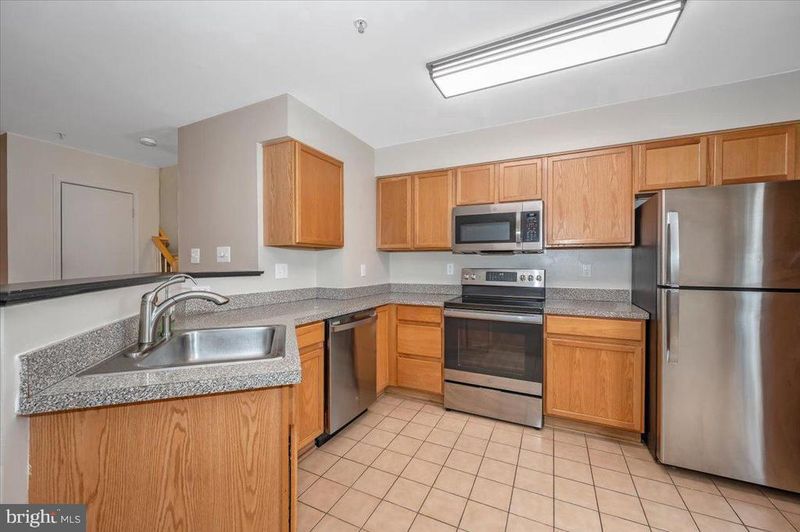 4946 Whitney Ter, Frederick, MD 21703