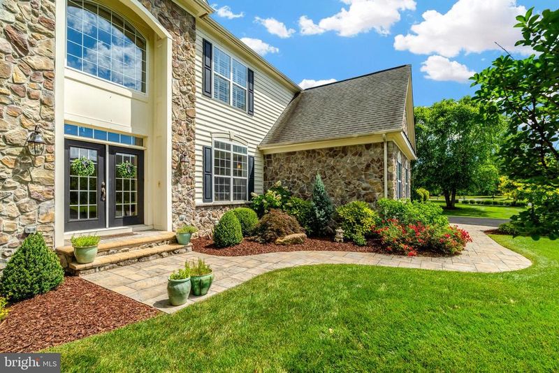 22374 Dolomite Hills Dr, Ashburn, VA 20148