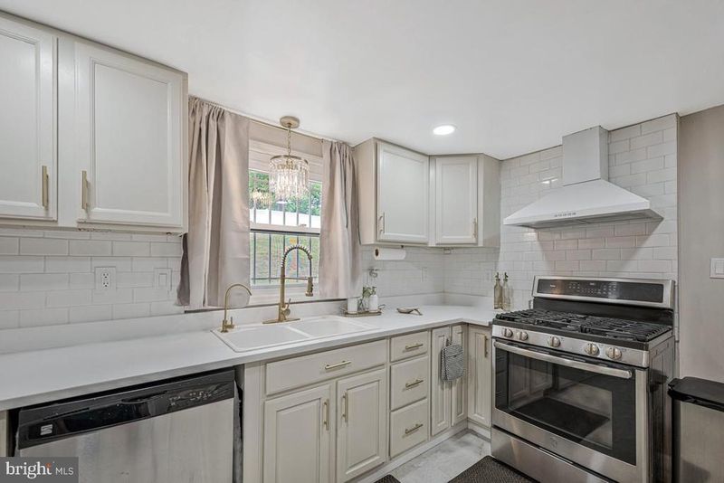 7515 Lenham Dr, Fort Washington, MD 20744