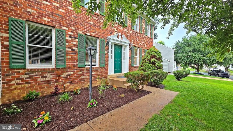 5908 Oakland Park Dr, Burke, VA 22015