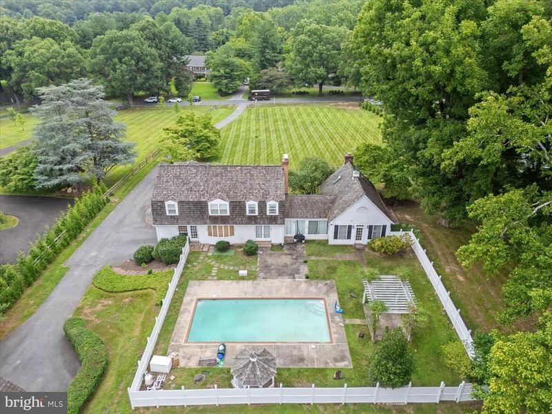 10812 Cripplegate Rd, Potomac, MD 20854
