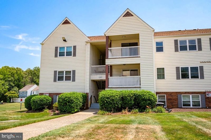 102 Chesterfield Ln #302, Stafford, VA 22556