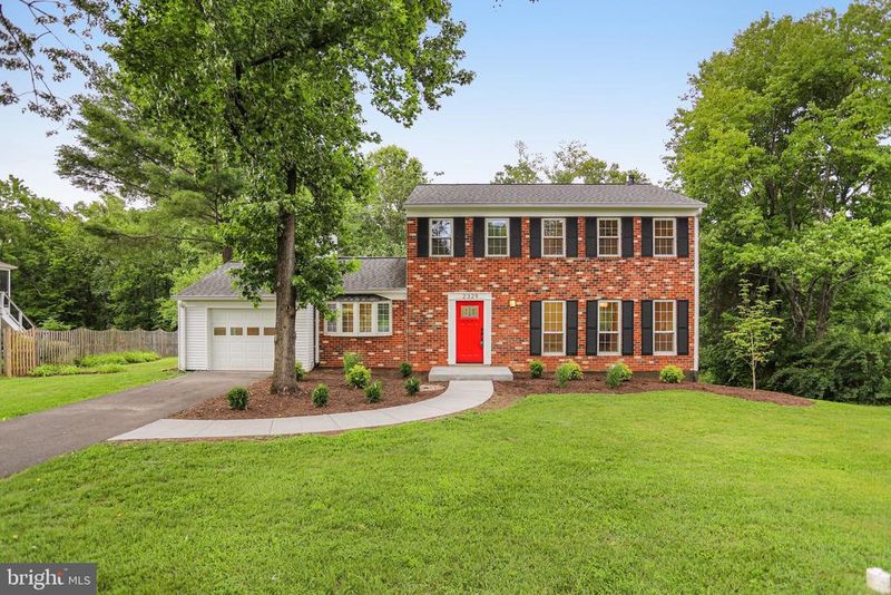 2329 Bedfordshire Cir, Reston, VA 20191