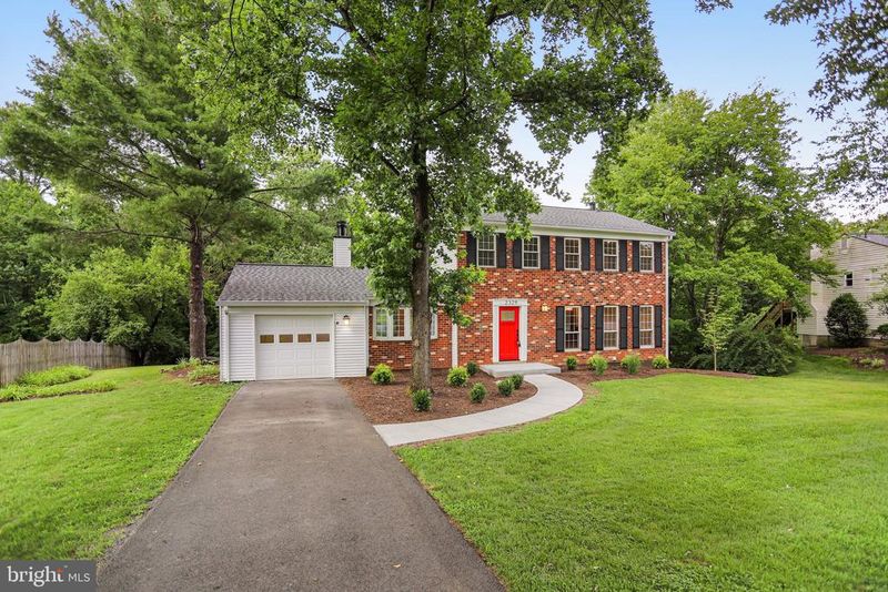 2329 Bedfordshire Cir, Reston, VA 20191