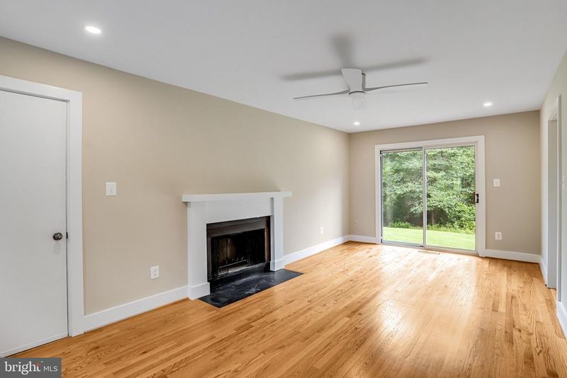 2329 Bedfordshire Cir, Reston, VA 20191