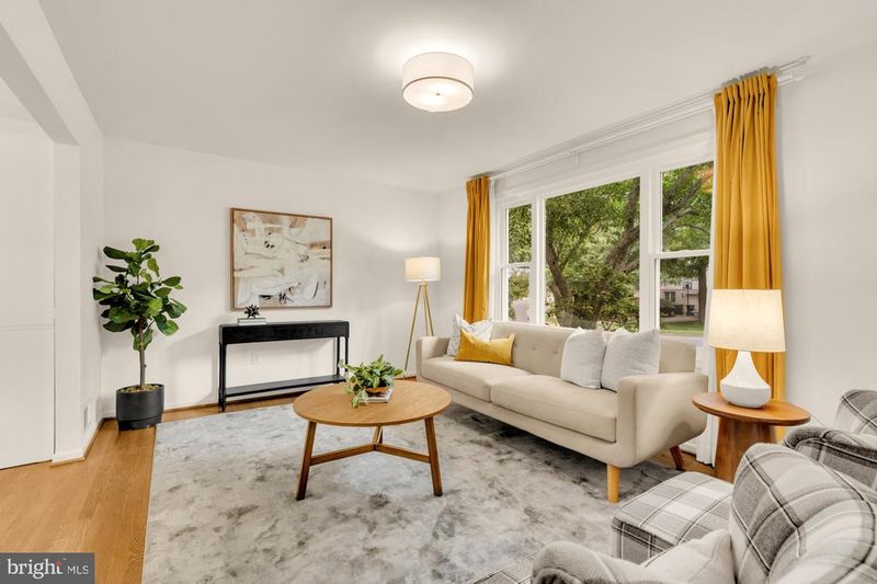 10103 Dundalk St, Fairfax, VA 22032