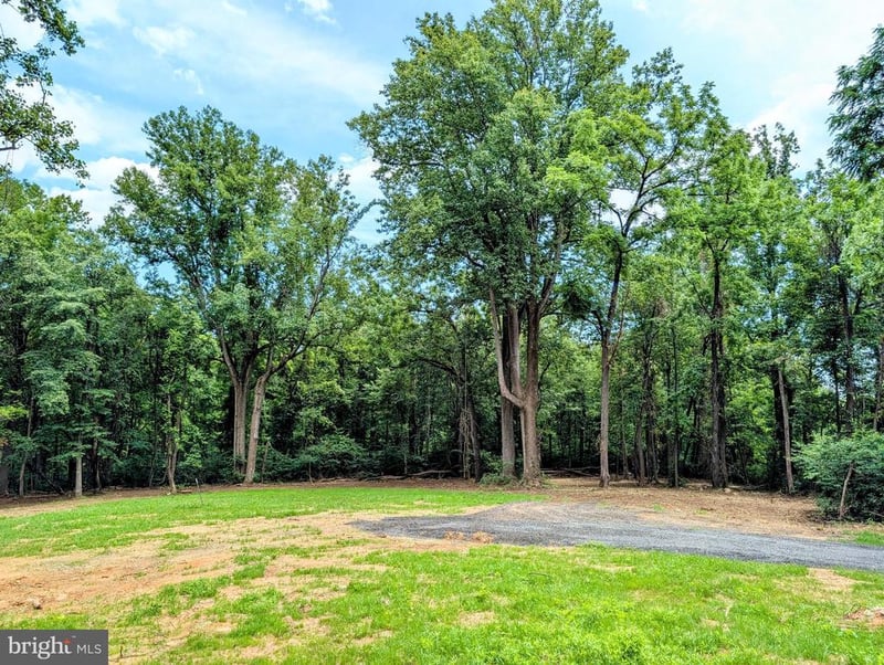 3964 Hidden Valley Ln, Marshall, VA 20115