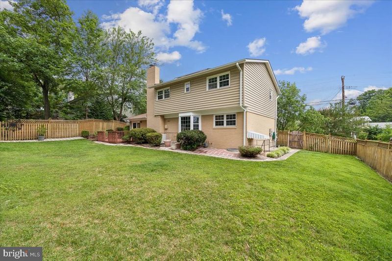11315 Gainsborough Rd, Potomac, MD 20854