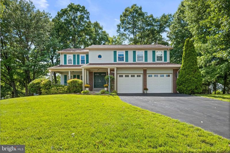 13300 Tuckaway Dr, Fairfax, VA 22033