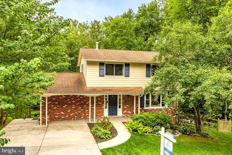 10103 Dundalk St, Fairfax, VA 22032