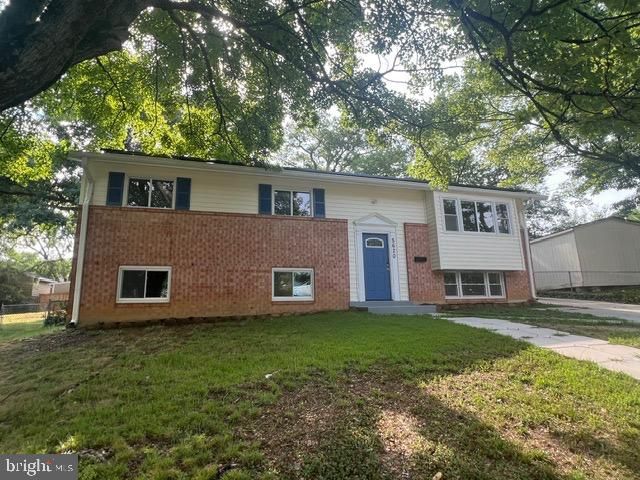 5620 Galloway Dr, Oxon Hill, MD 20745