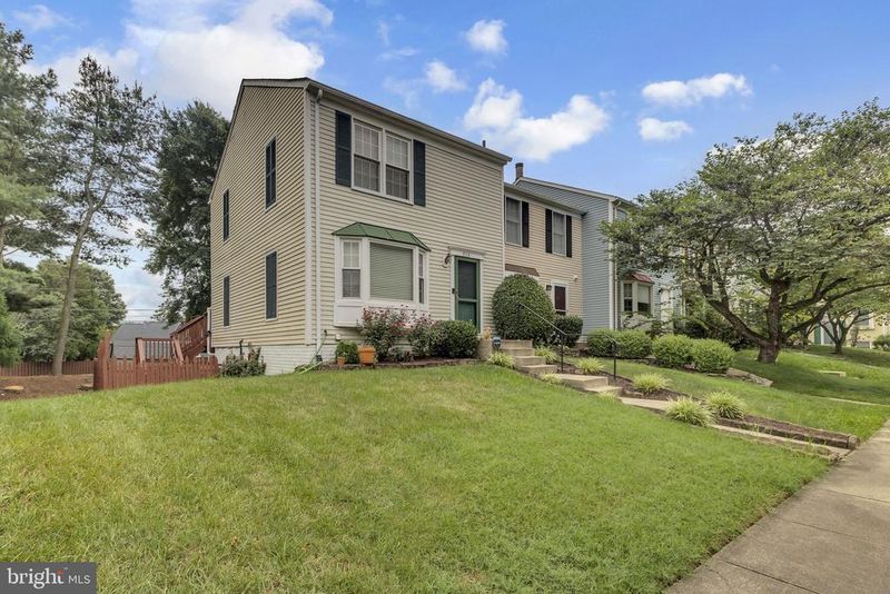 7113 Latour Ct, Alexandria, VA 22315