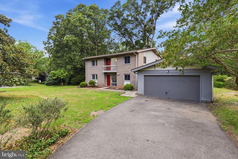 8804 Mansion Farm Pl, Alexandria, VA 22309
