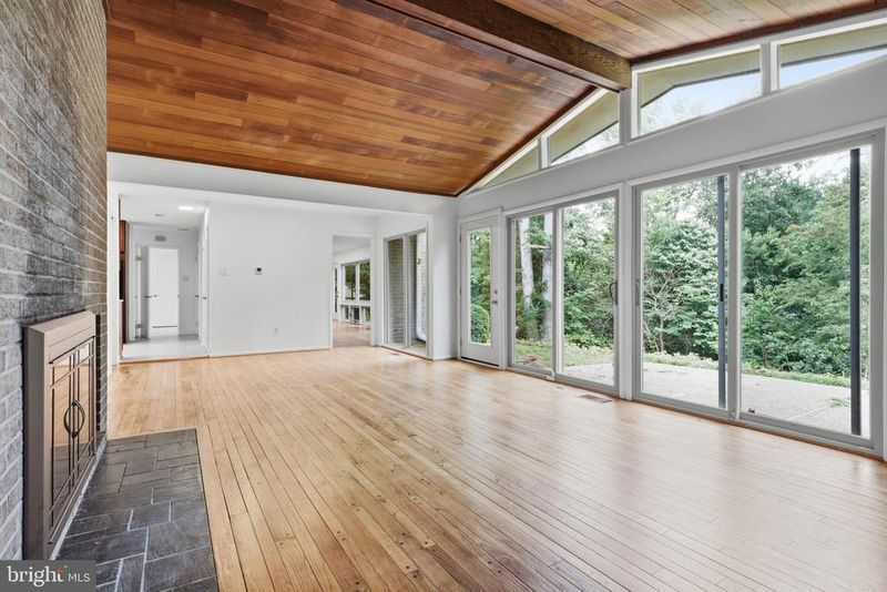 8804 Mansion Farm Pl, Alexandria, VA 22309