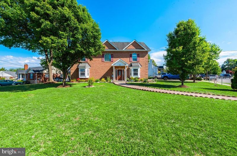 6951 Essex Ave, Springfield, VA 22150