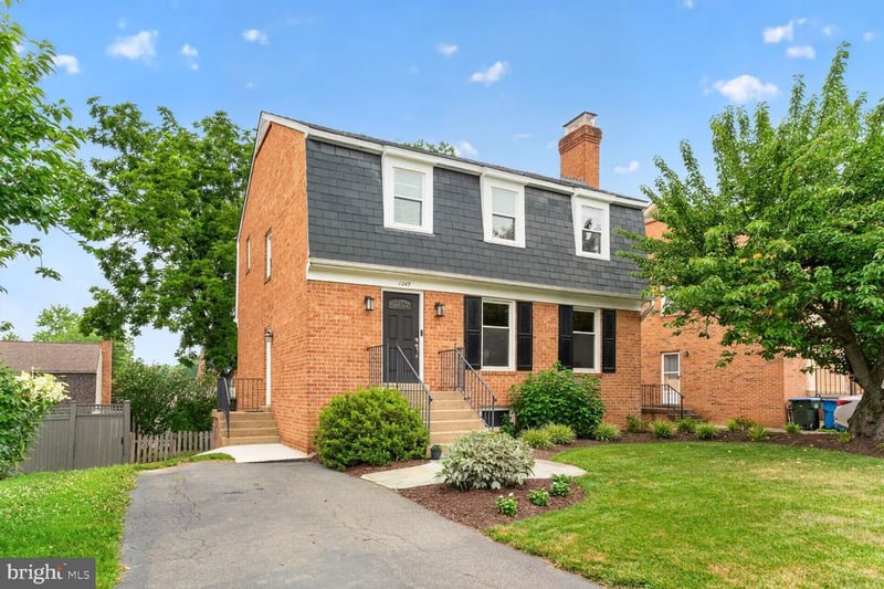 1240 Pine Hill Rd, Mclean, VA 22101