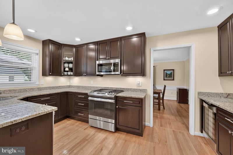 1240 Pine Hill Rd, Mclean, VA 22101