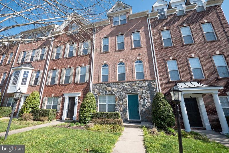 513 Girard St, Gaithersburg, MD 20877