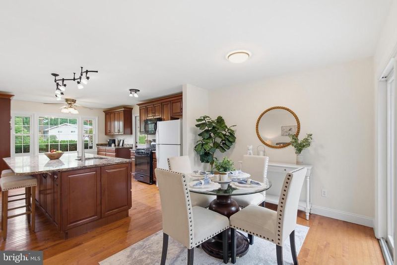 5906 King James Dr, Alexandria, VA 22310