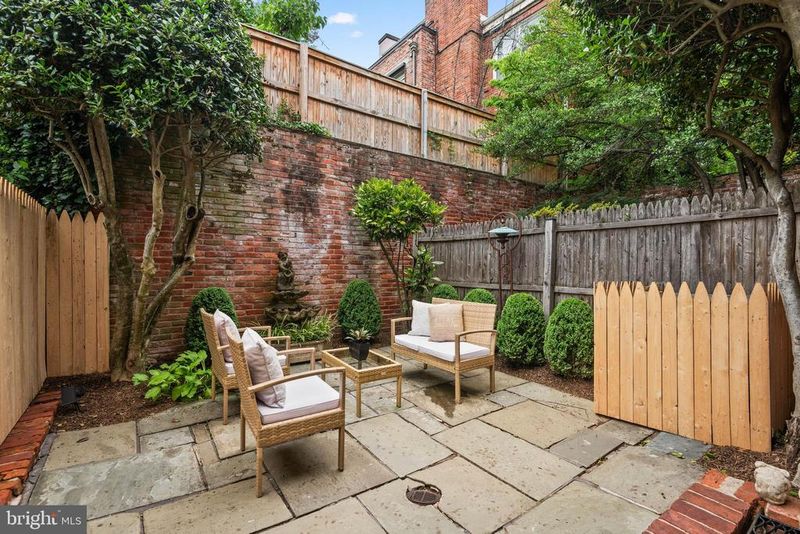 1676 32nd St NW, Washington, DC 20007