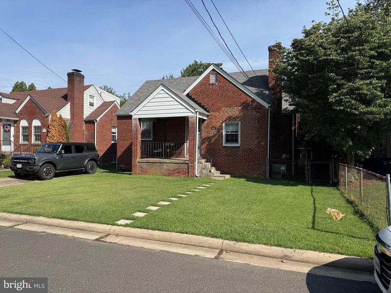4825 25th Rd N, Arlington, VA 22207