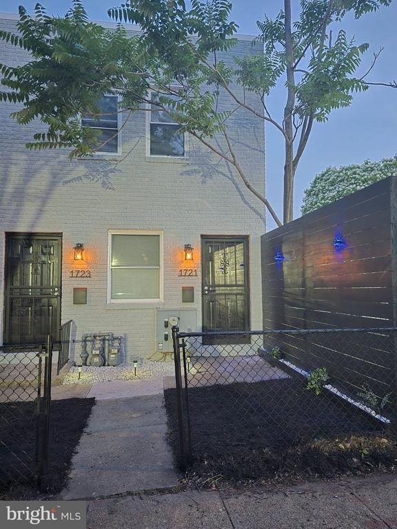 1723 Gales Pl NE #2, Washington, DC 20002