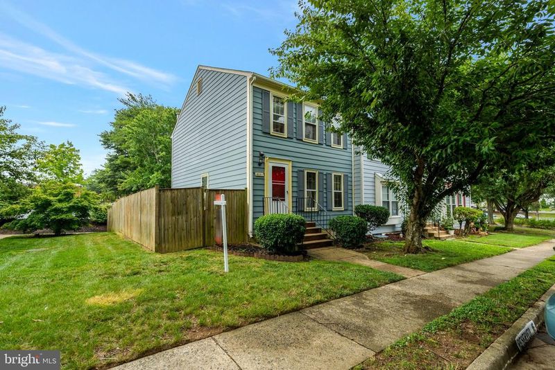 8051 Felecity Ct, Springfield, VA 22153