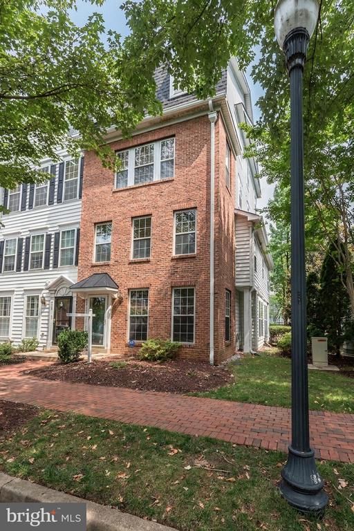 257 Cameron Station Blvd, Alexandria, VA 22304
