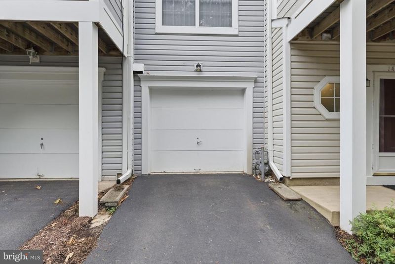 14451 Glencrest Cir #71, Centreville, VA 20120