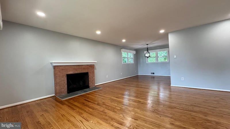 7914 Ellet Rd, Springfield, VA 22151