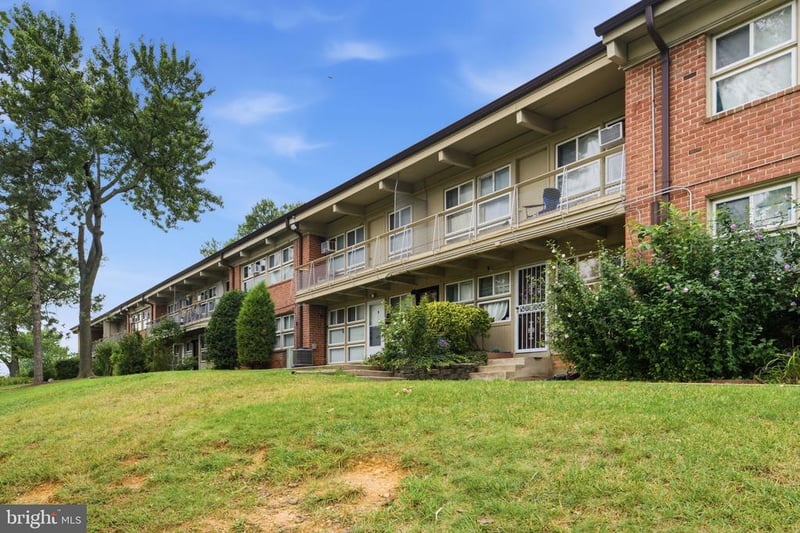 7402 18th Ave #210, Hyattsville, MD 20783