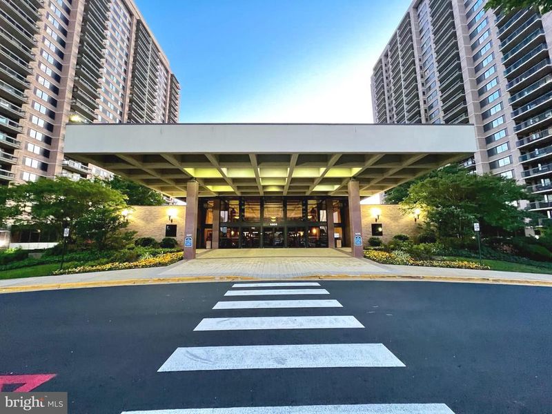 5501 Seminary Rd #1908S, Falls Church, VA 22041