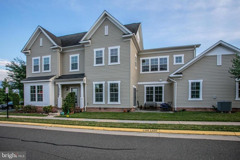 20846 Ashburn Heights Dr, Ashburn, VA 20148