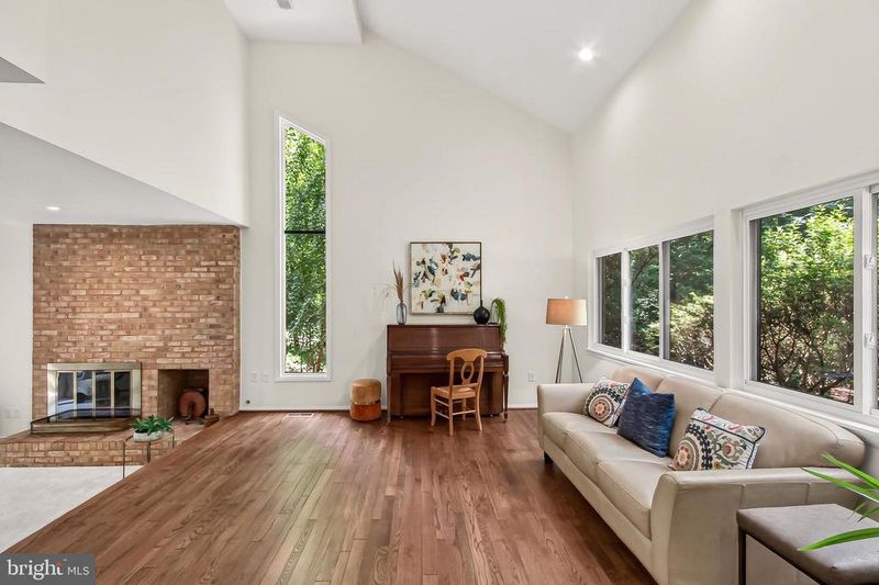 3219 Foxvale Dr, Oakton, VA 22124
