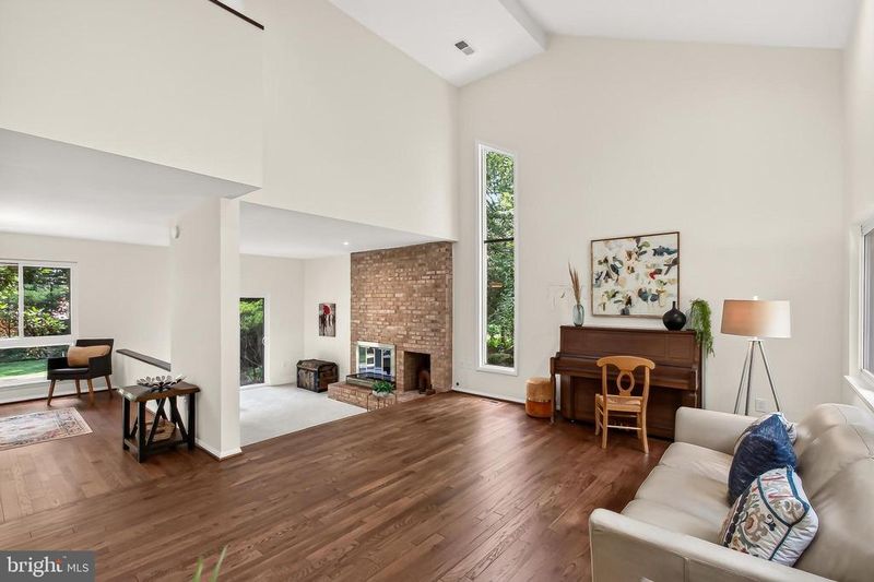 3219 Foxvale Dr, Oakton, VA 22124