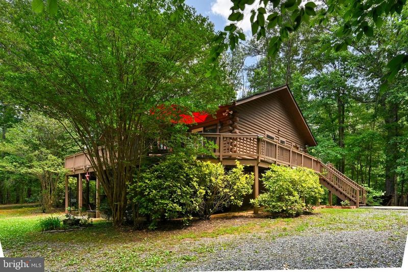 3409 Hidaway Ct, Bumpass, VA 23024