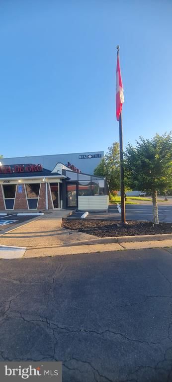2920 Annandale Rd, Falls Church, VA 22042