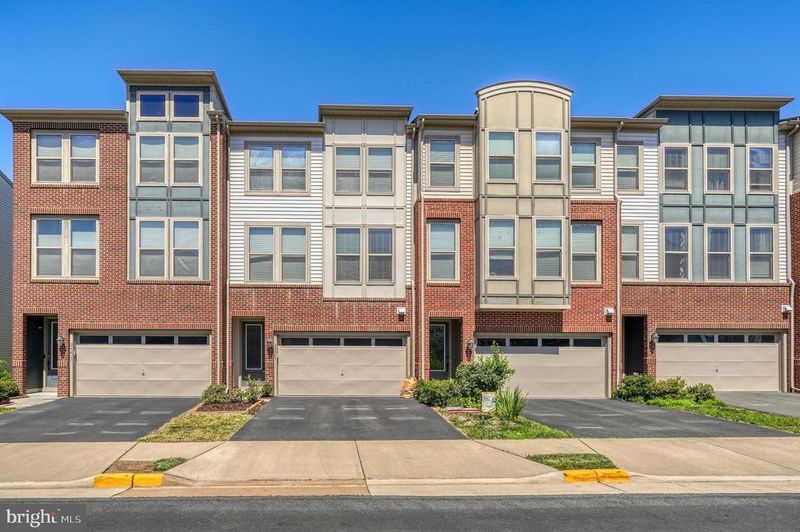 24461 Juniper Wood Ter, Sterling, VA 20166