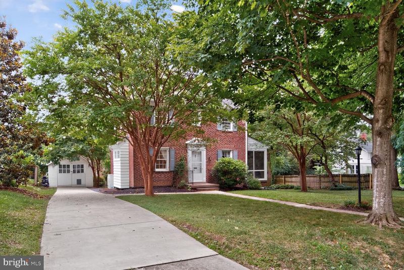 2030 Lanier Dr, Silver Spring, MD 20910