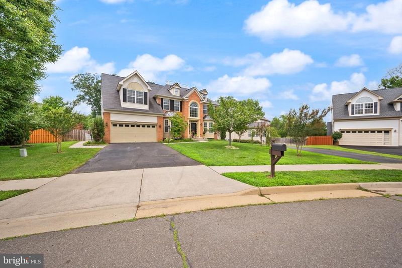 10800 Haggle Ct, Manassas, VA 20112