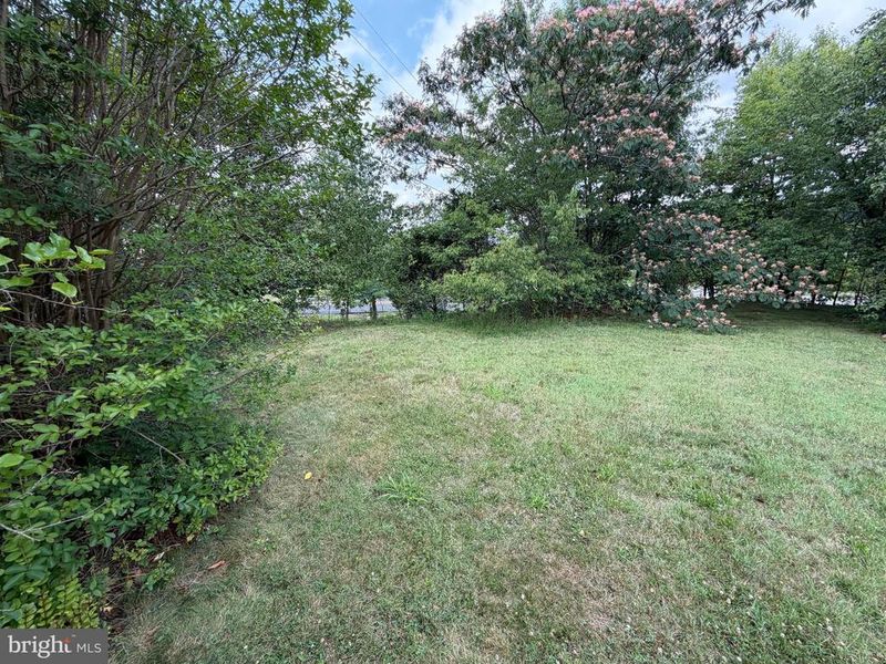 9203 Ox Rd, Lorton, VA 22079