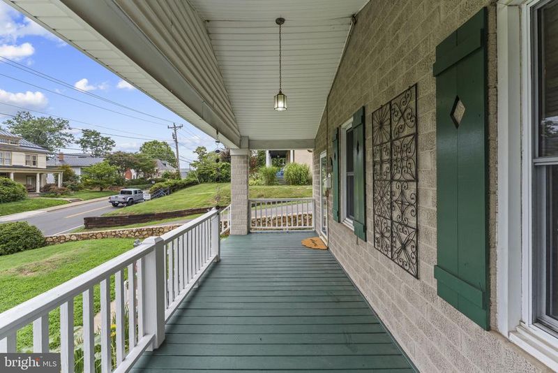 133 Waterloo St, Warrenton, VA 20186