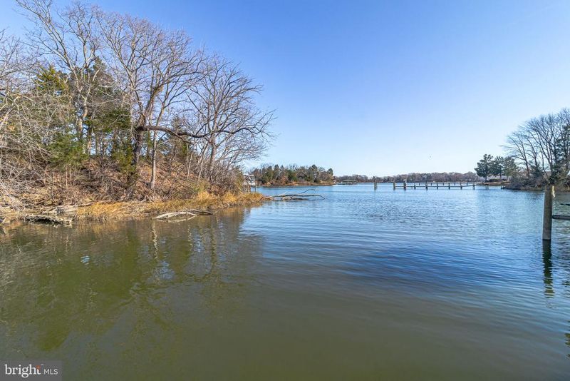 196 Matthews Cove Dr, Montross, VA 22520